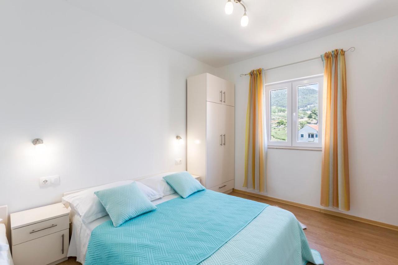 Apartmani Bezmalinovic Бол Экстерьер фото